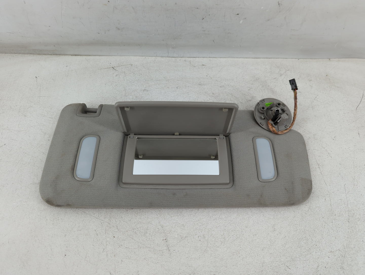2010-2017 Gmc Terrain Sun Visor Shade Replacement Passenger Right Mirror Fits Fits 2010 2011 2012 2013 2014 2015 2016 2017 O