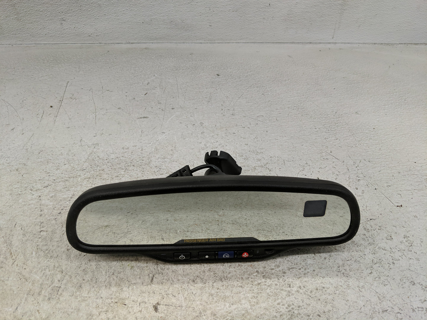 2005 Gmc Yukon Interior Rear View Mirror Replacement OEM P/N:15176973 Fits OEM Used Auto Parts - Oemusedautoparts1.com