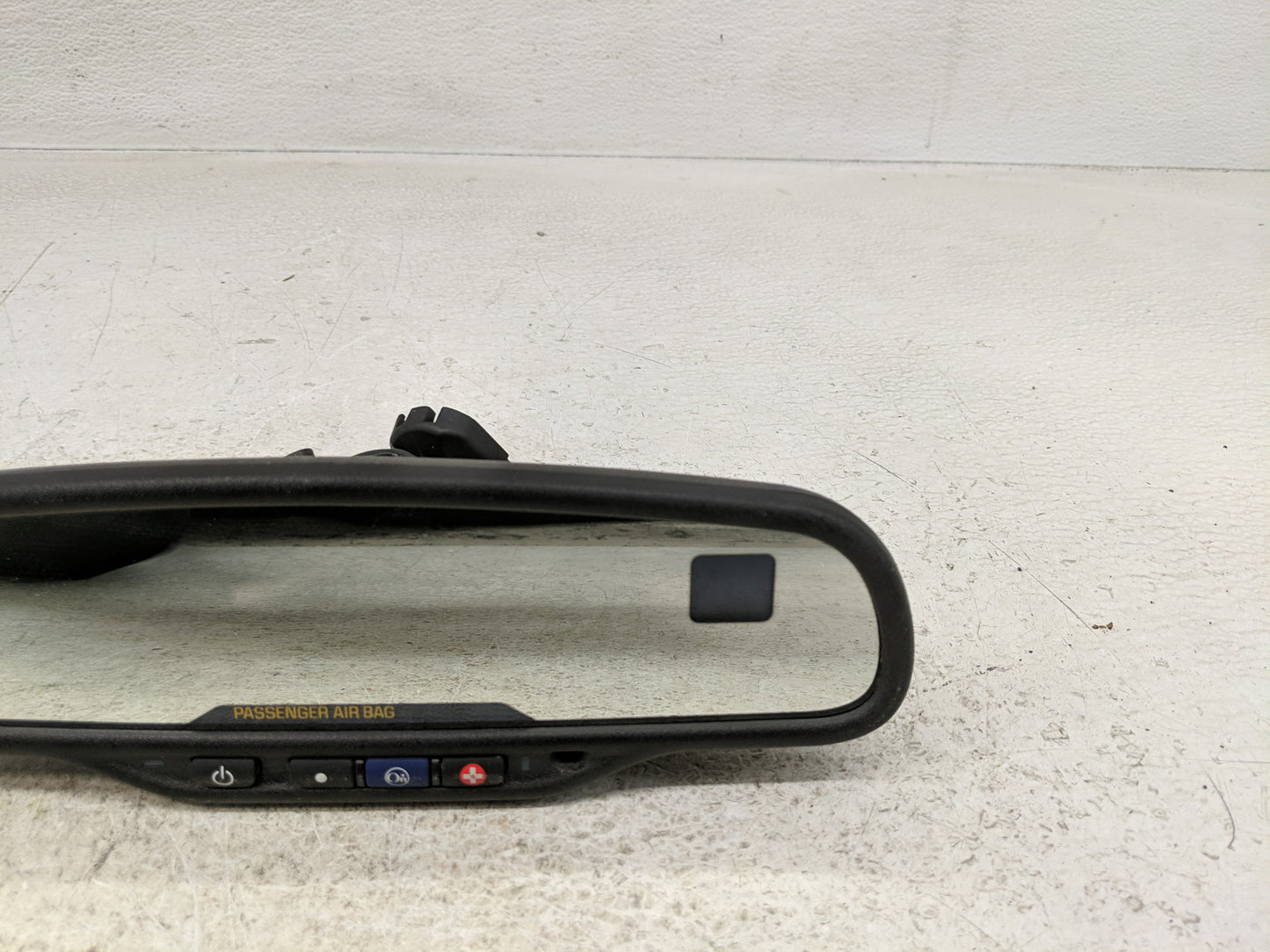 2005 Gmc Yukon Interior Rear View Mirror Replacement OEM P/N:15176973 Fits OEM Used Auto Parts - Oemusedautoparts1.com