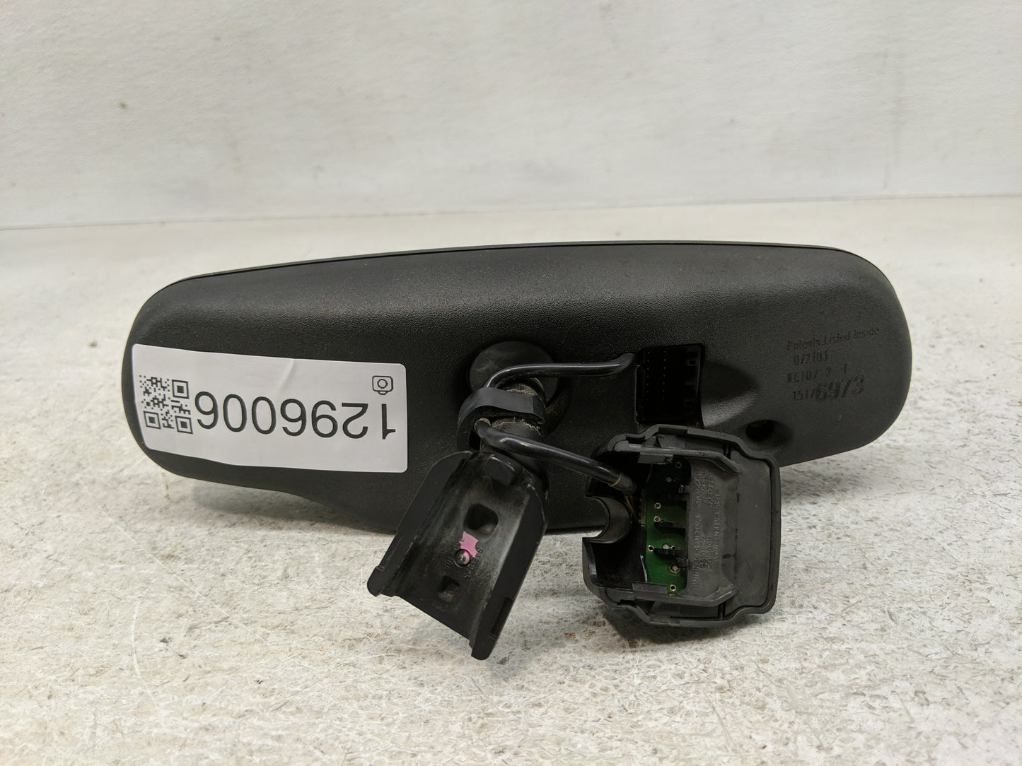 2005 Gmc Yukon Interior Rear View Mirror Replacement OEM P/N:15176973 Fits OEM Used Auto Parts - Oemusedautoparts1.com