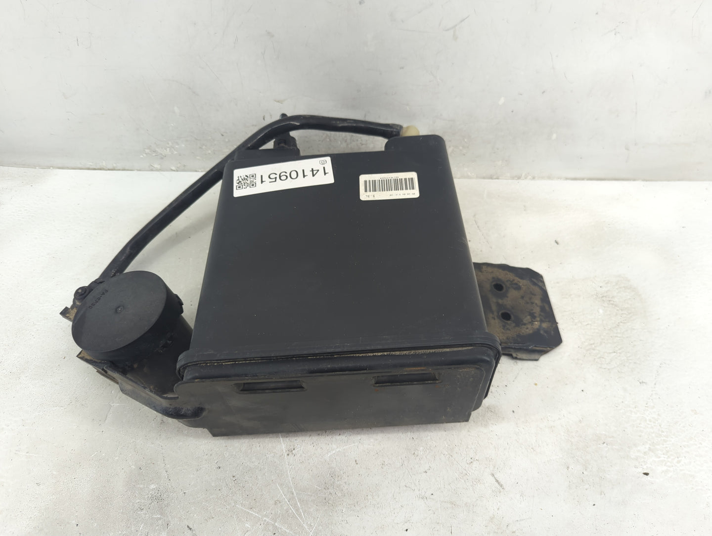 2005 Gmc Yukon Fuel Vapor Charcoal Canister - Oemusedautoparts1.com