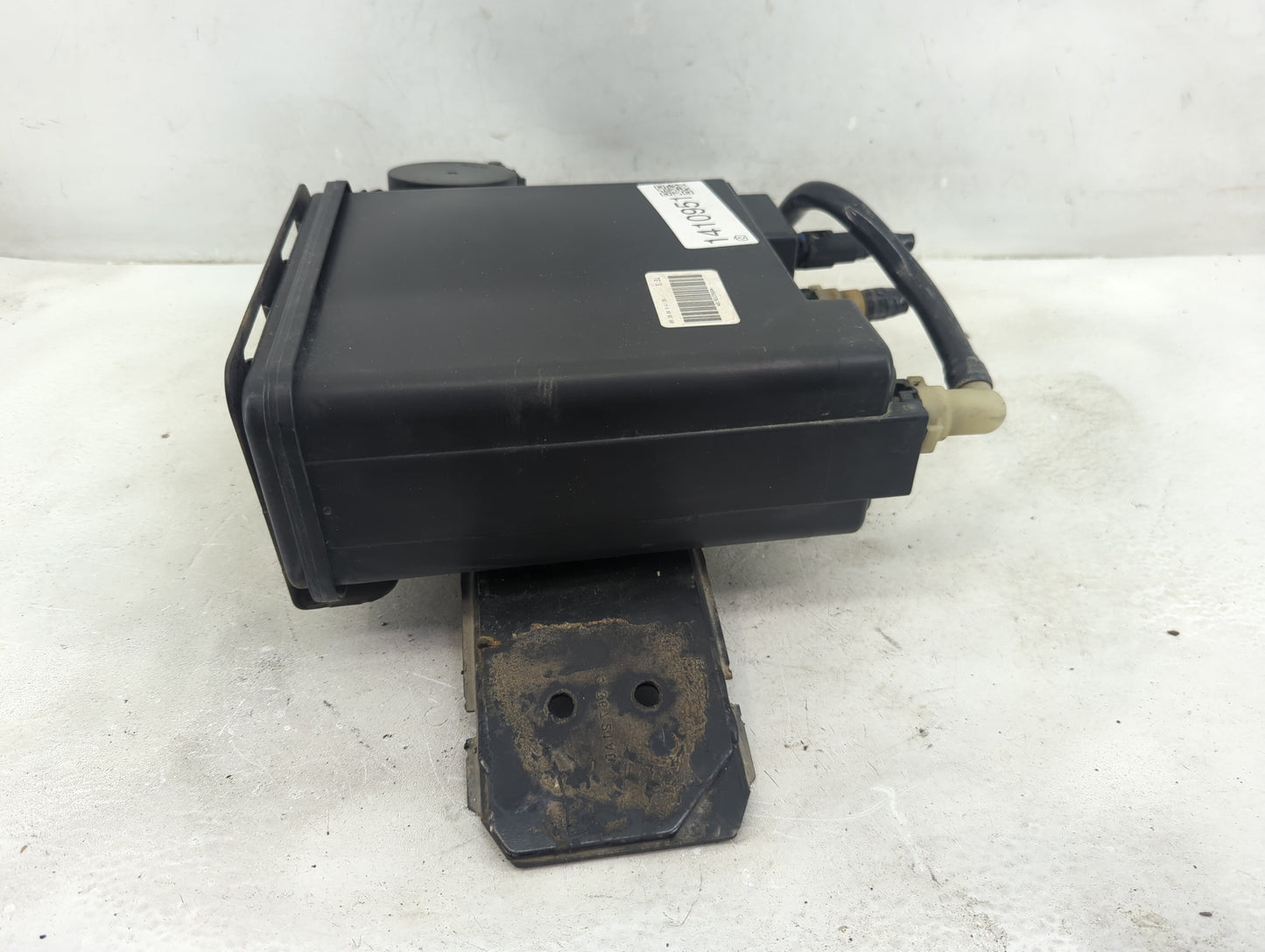 2005 Gmc Yukon Fuel Vapor Charcoal Canister - Oemusedautoparts1.com