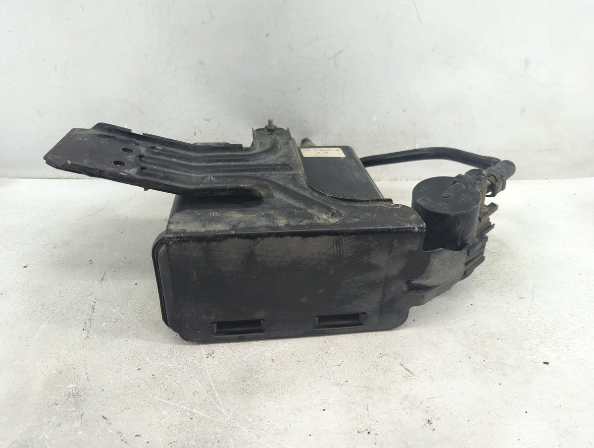 2005 Gmc Yukon Fuel Vapor Charcoal Canister - Oemusedautoparts1.com