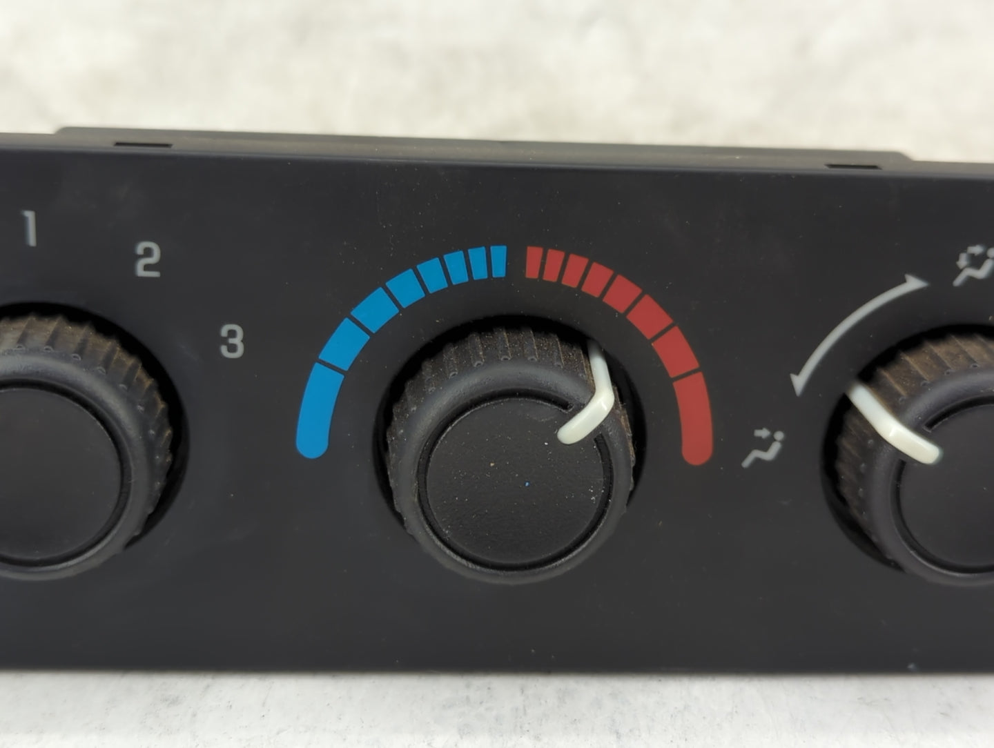 2003-2006 Gmc Yukon Climate Control Module Temperature AC/Heater Replacement P/N:15112018 Fits Fits 2003 2004 2005 2006 OEM 