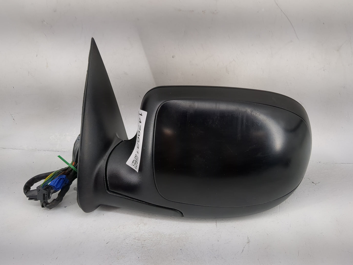 2003-2006 Gmc Yukon Driver Side View Mirror - Left Door Mirror OEM Used - Oemusedautoparts1.com