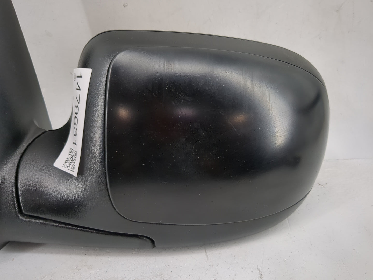 2003-2006 Gmc Yukon Driver Side View Mirror - Left Door Mirror OEM Used - Oemusedautoparts1.com