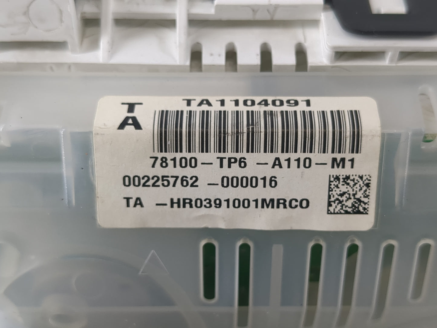 2005 Gmc Yukon Xl 1500 Instrument Cluster Speedometer Gauges P/N:78100-TP6-A110-M1 Fits OEM Used Auto Parts - Oemusedautopar