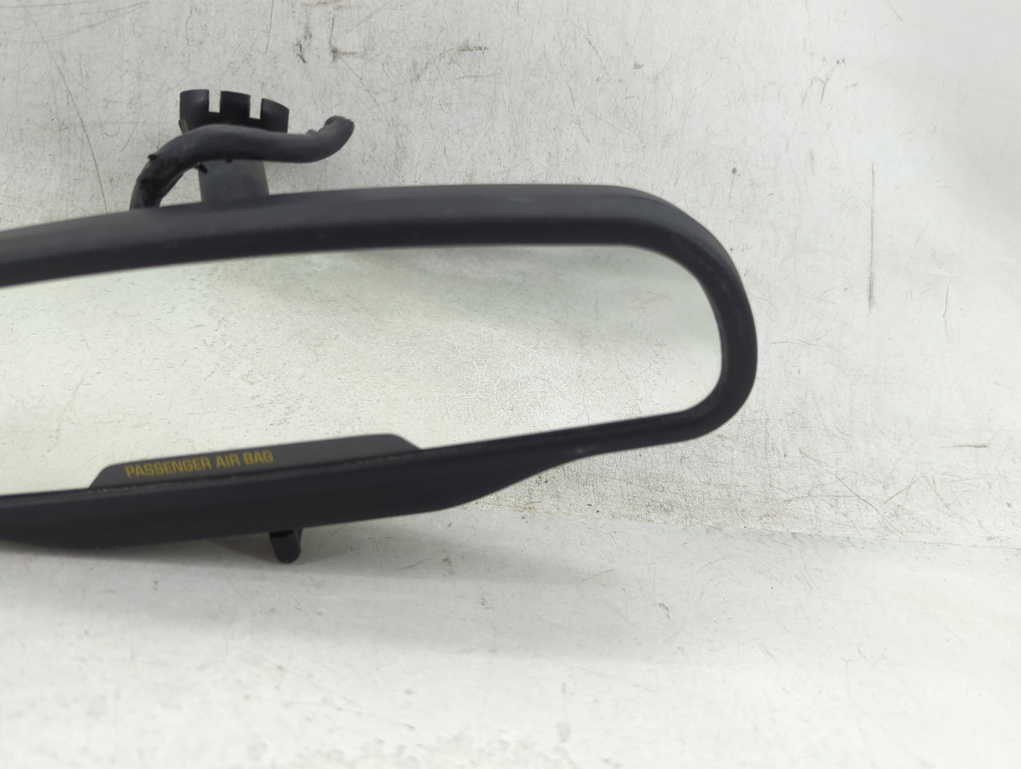 2005 Gmc Yukon Xl 1500 Interior Rear View Mirror Replacement OEM P/N:E11015885 Fits OEM Used Auto Parts - Oemusedautoparts1.