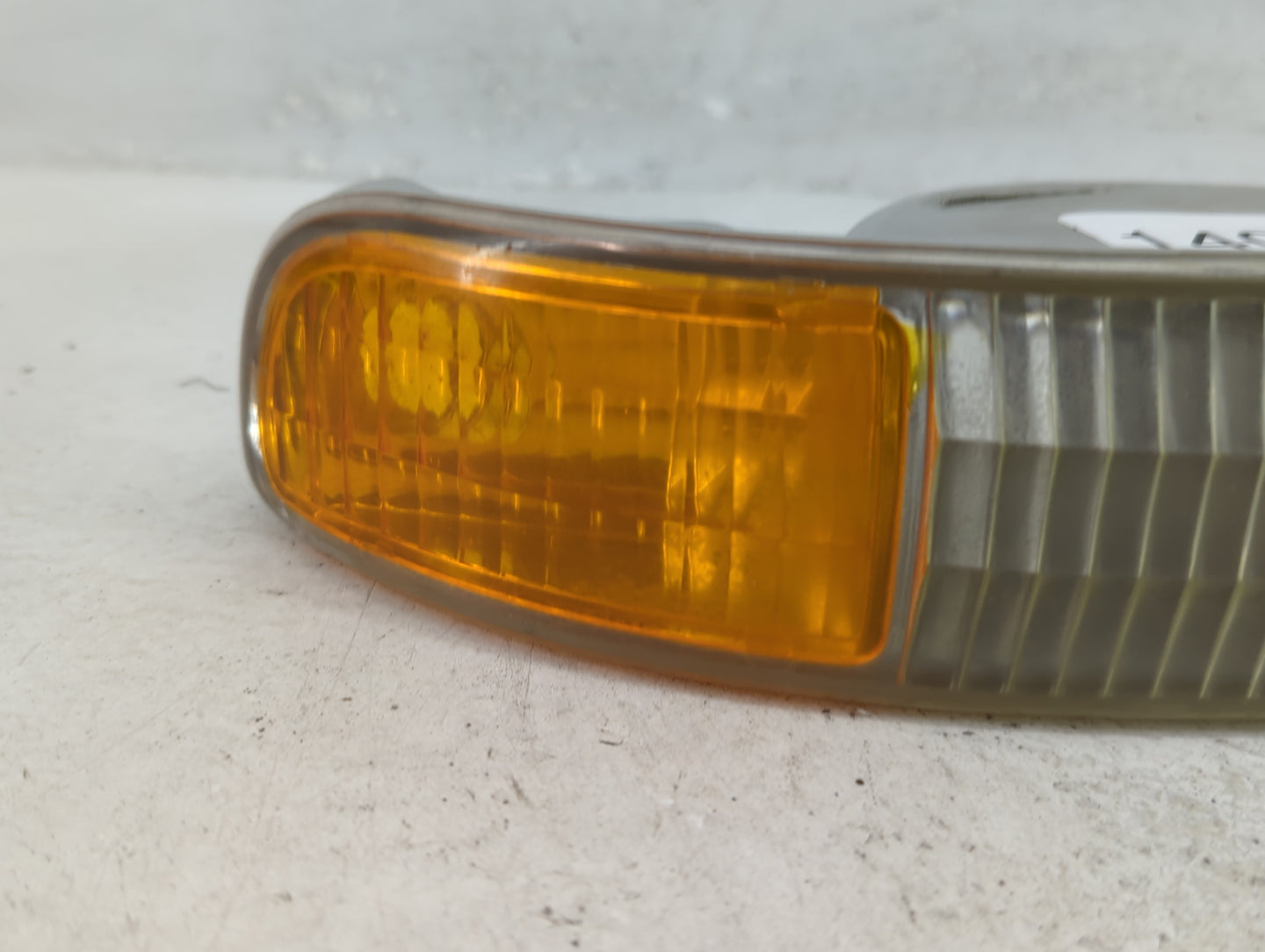 2000-2006 Gmc Yukon Xl 1500 Driver Left Oem Head Light Headlight Lamp - Oemusedautoparts1.com