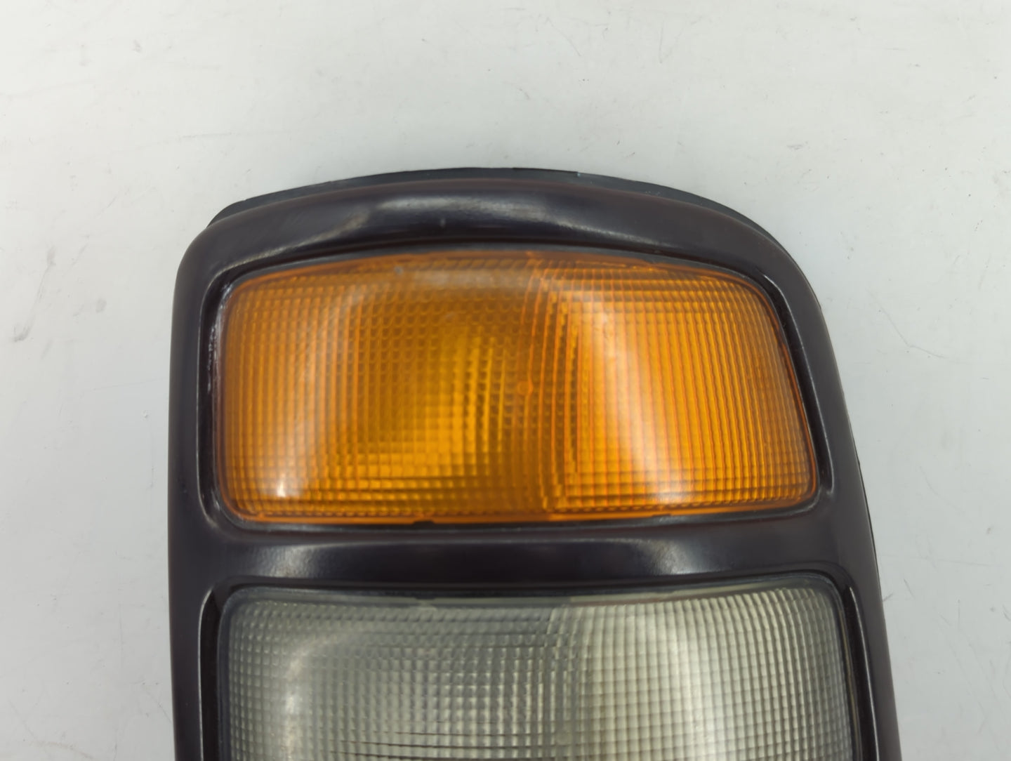 2004-2006 Gmc Yukon Xl 1500 Tail Light Assembly Driver Left OEM P/N:15224182 Fits Fits 2004 2005 2006 OEM Used Auto Parts - 