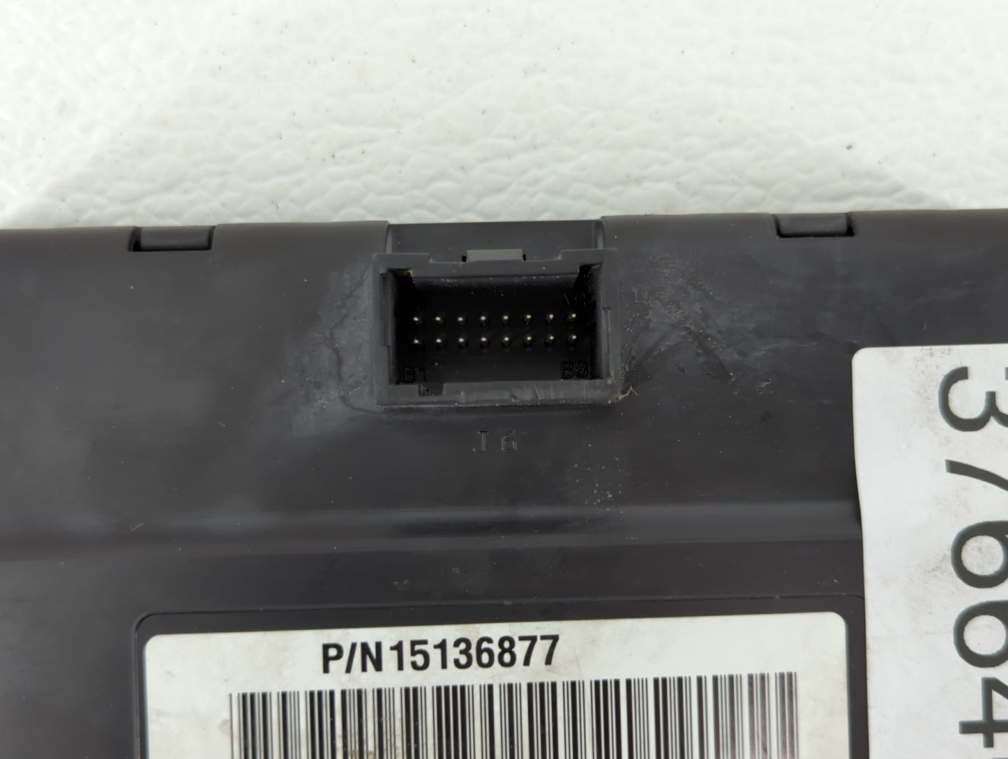 2005 Gmc Yukon Xl 1500 PCM Engine Control Computer ECU ECM PCU OEM P/N:1513877 15136225 Fits OEM Used Auto Parts - Oemusedau