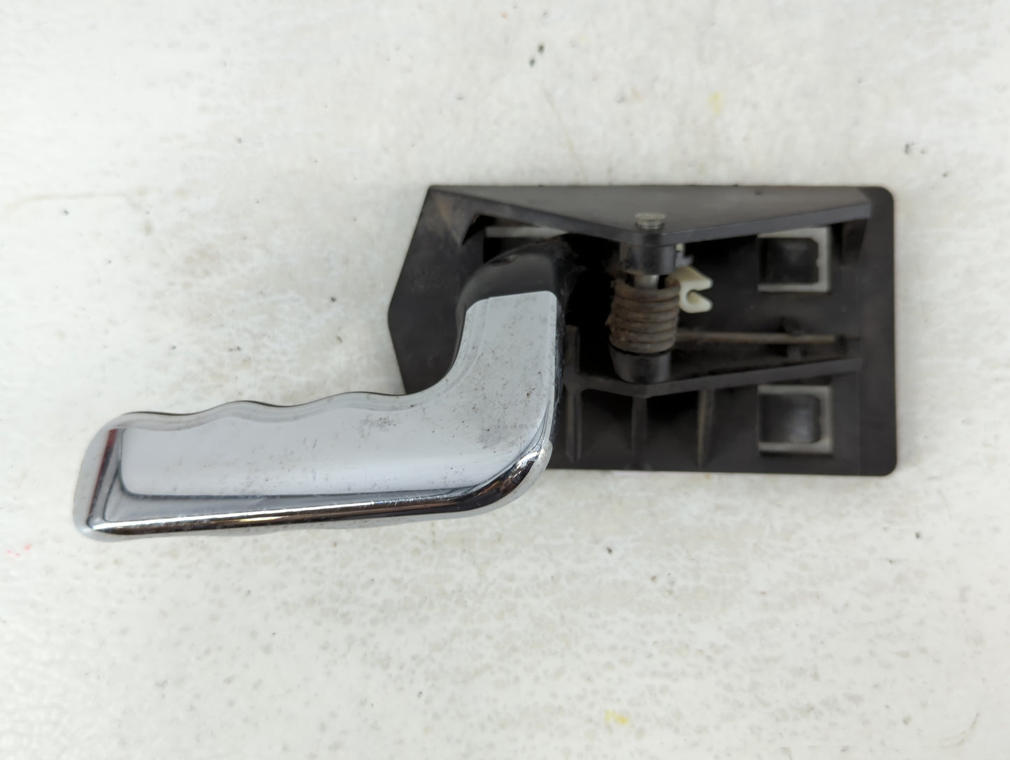 2000 Gmc Yukon Xl 1500 Driver Front Left Door Handle Exterior Assembly - Oemusedautoparts1.com