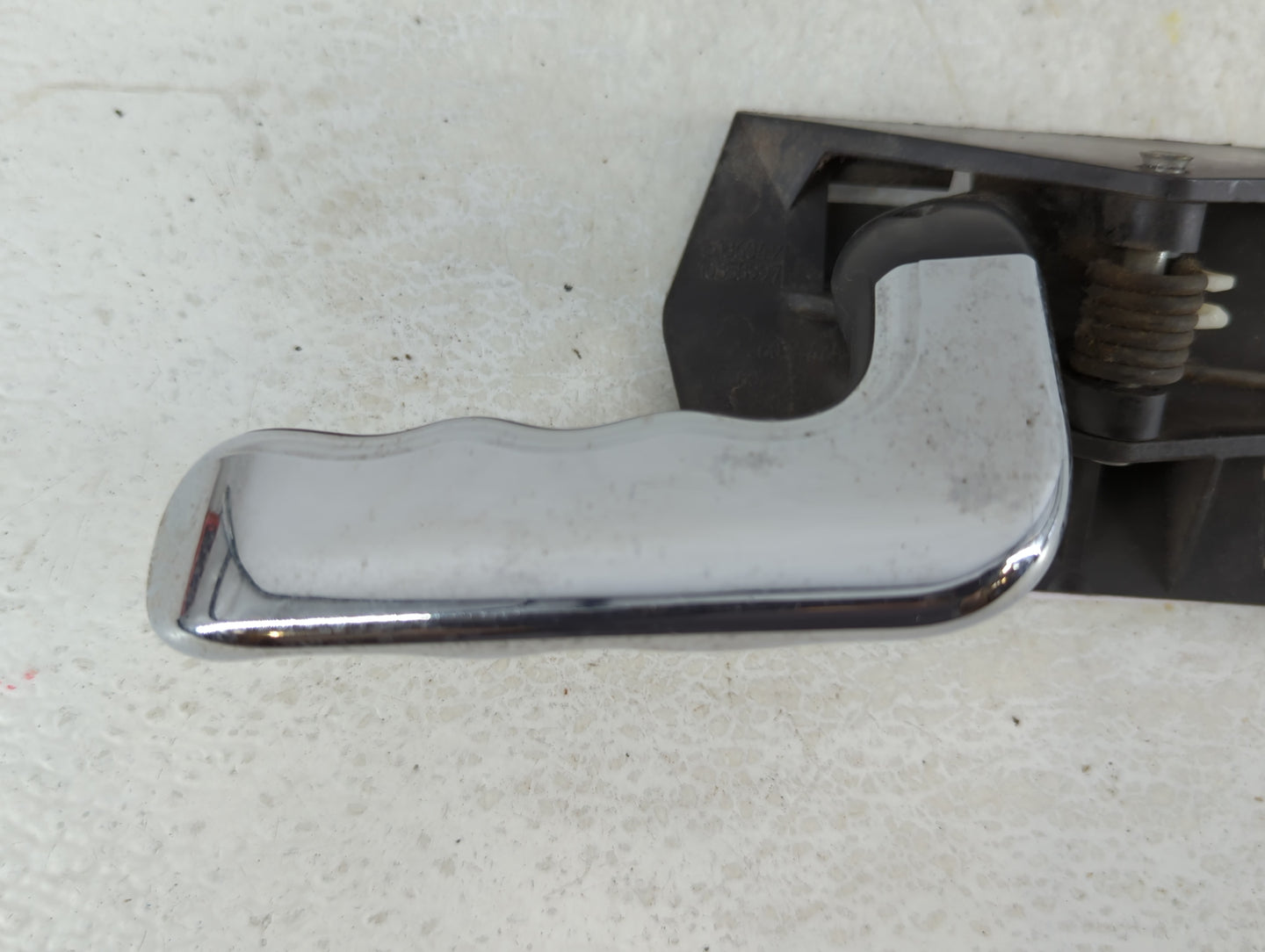 2000 Gmc Yukon Xl 1500 Driver Front Left Door Handle Exterior Assembly - Oemusedautoparts1.com