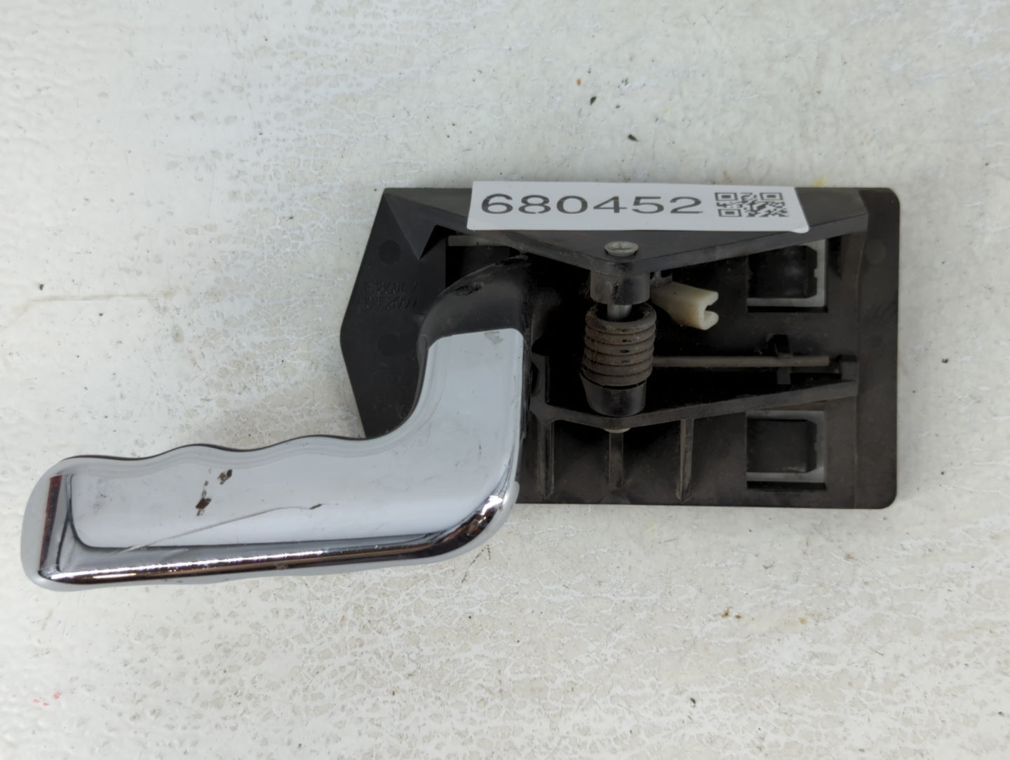 2000 Gmc Yukon Xl 1500 Driver Front Left Door Handle Exterior Assembly 680452 - Oemusedautoparts1.com