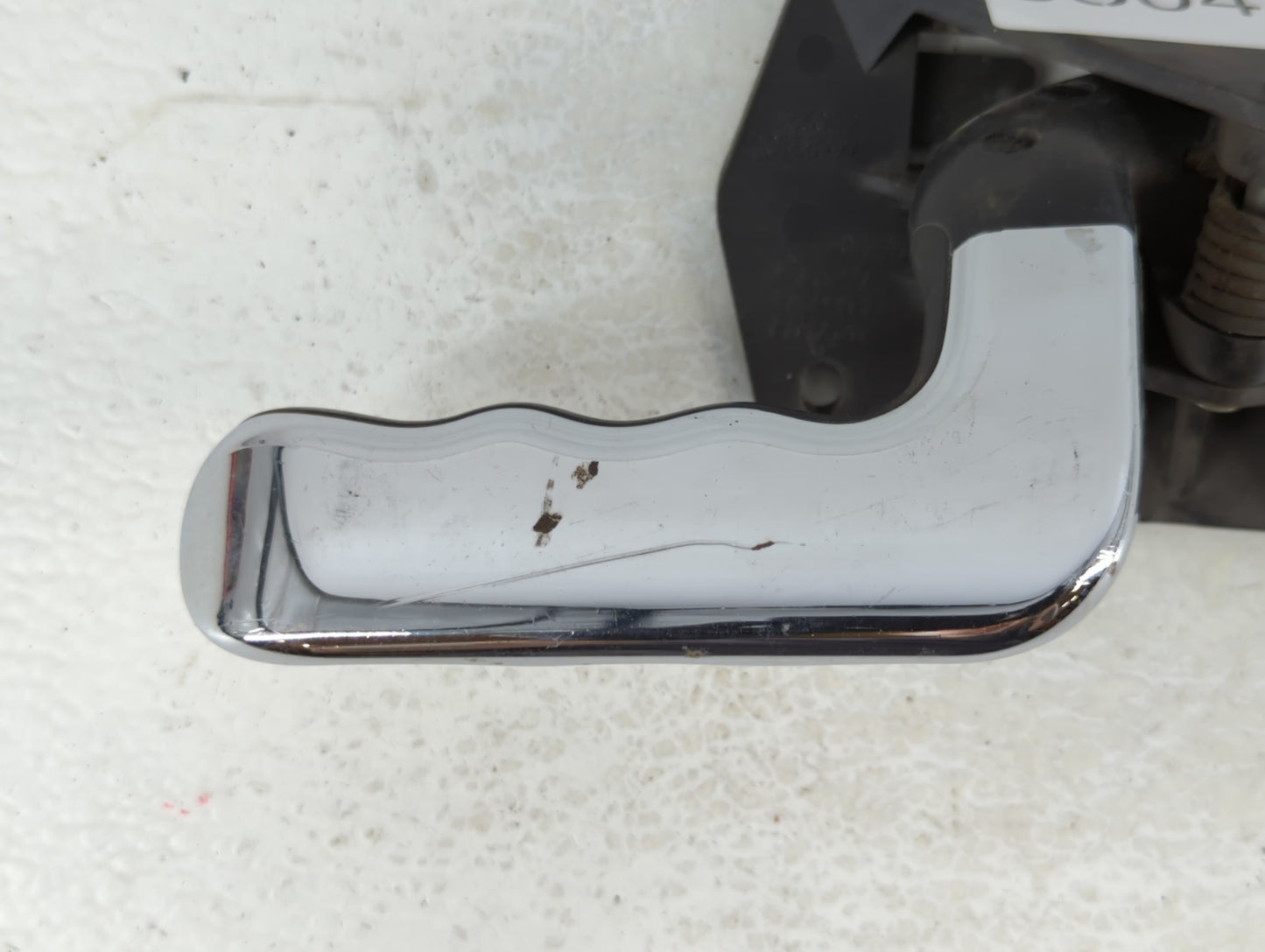 2000 Gmc Yukon Xl 1500 Driver Front Left Door Handle Exterior Assembly 680452 - Oemusedautoparts1.com