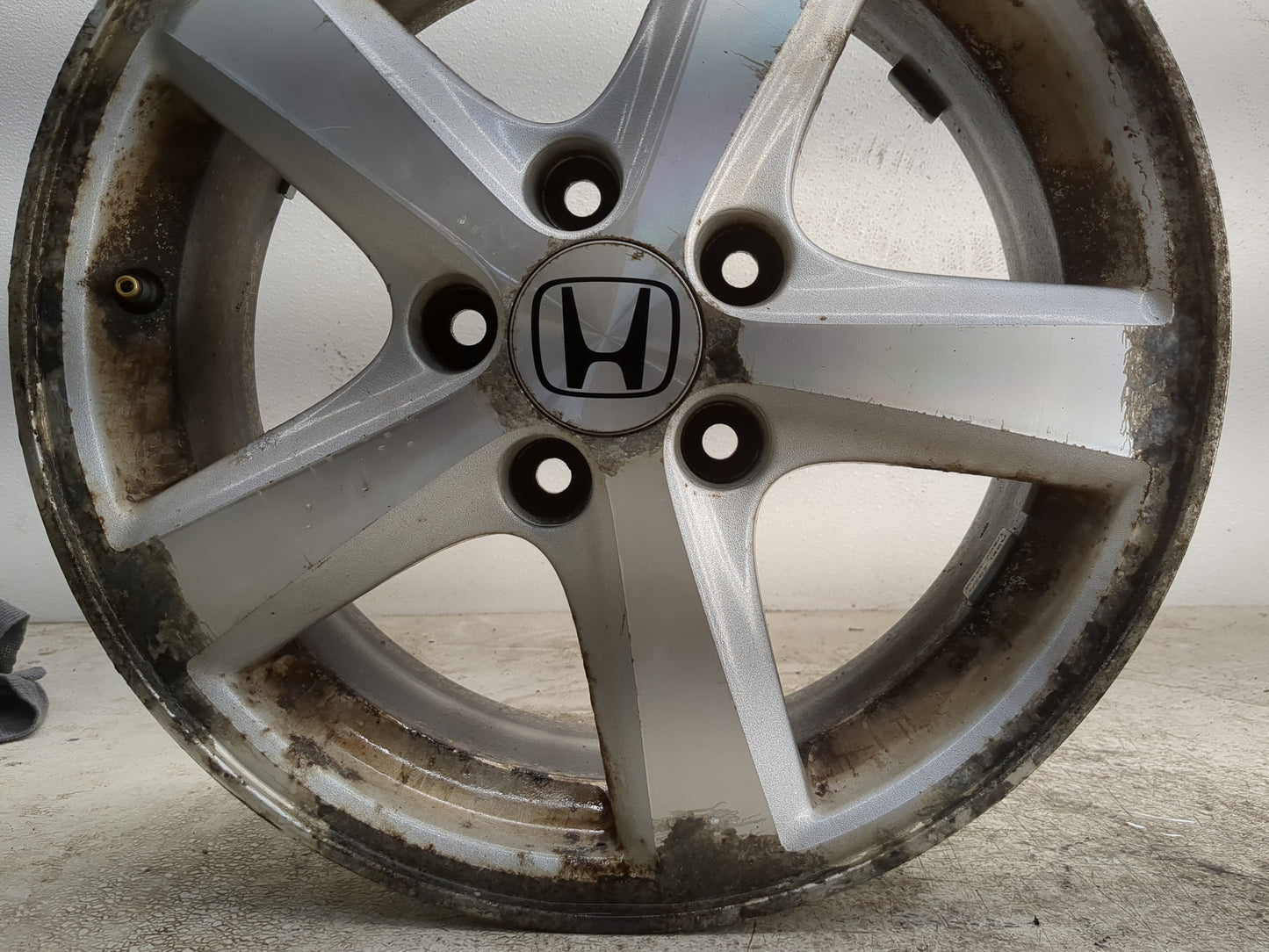 2003-2005 Honda Accord Oem Wheel Rim - Oemusedautoparts1.com