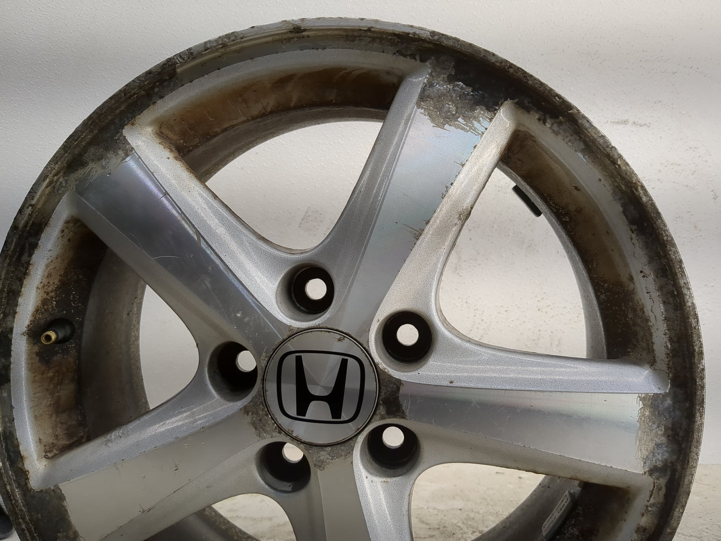 2003-2005 Honda Accord Oem Wheel Rim 1213595 - Oemusedautoparts1.com