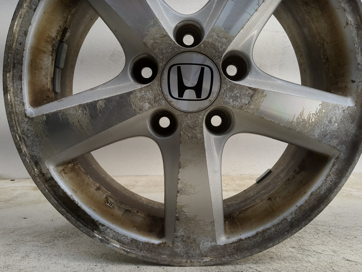2003-2005 Honda Accord Oem Wheel Rim - Oemusedautoparts1.com