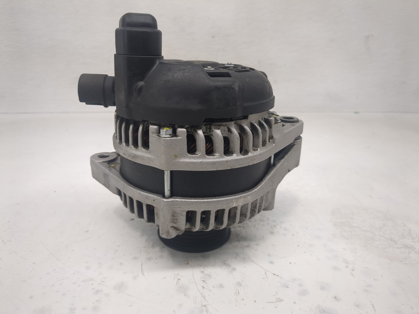 2004-2007 Honda Accord Alternator Replacement Generator Charging Assembly Engine OEM P/N:TN104210-4480 Fits OEM Used Auto Pa