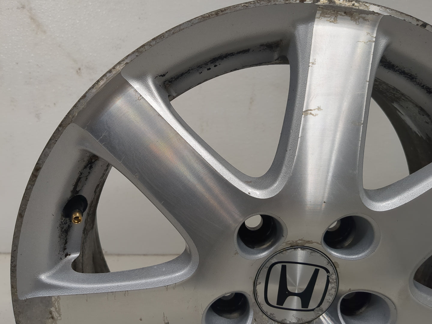 2004-2005 Honda Accord Oem Wheel Rim - Oemusedautoparts1.com
