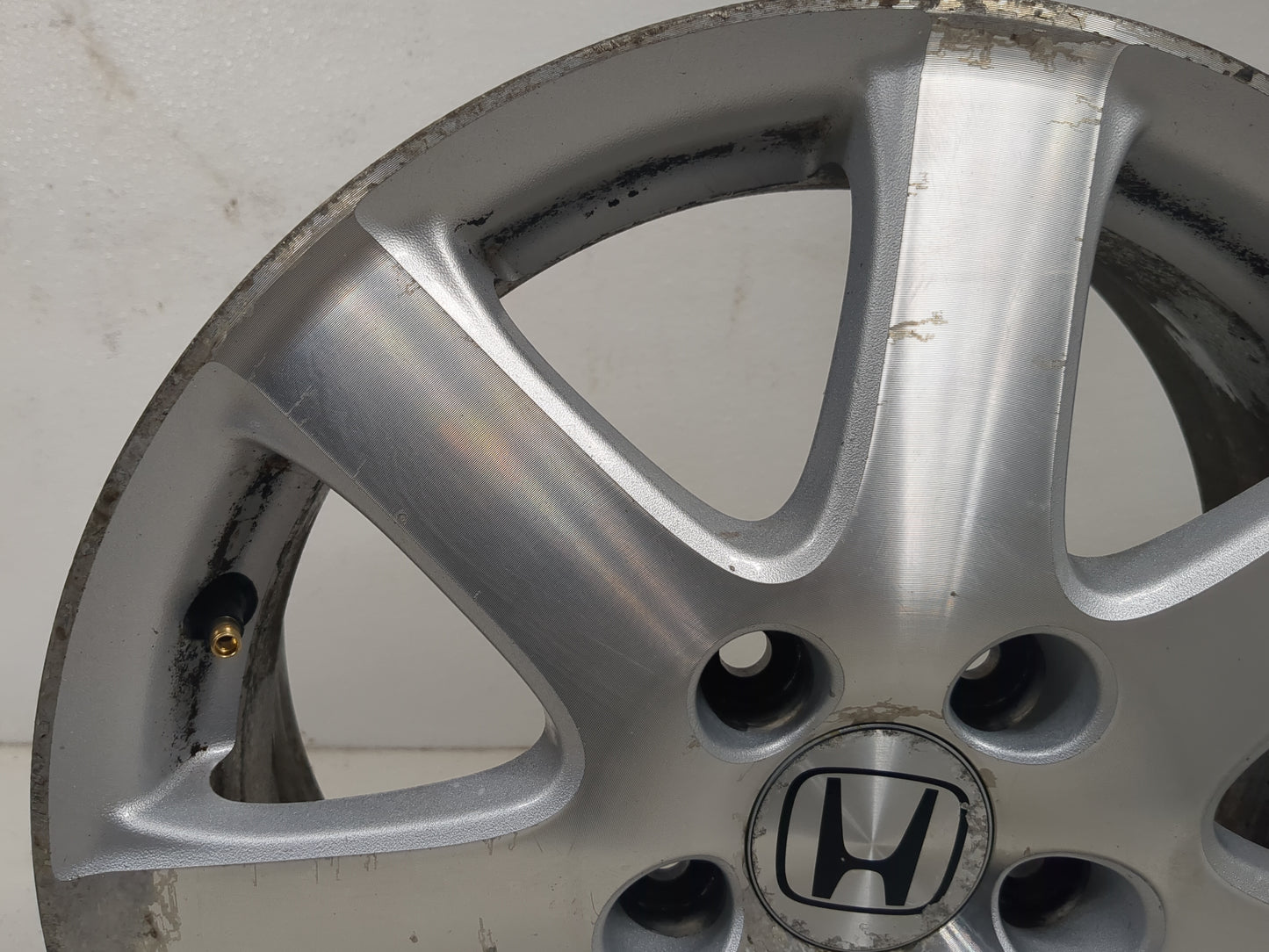 2004-2005 Honda Accord Oem Wheel Rim - Oemusedautoparts1.com