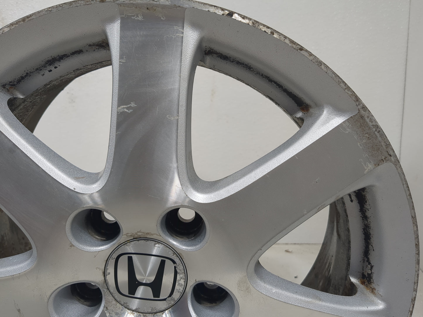 2004-2005 Honda Accord Oem Wheel Rim - Oemusedautoparts1.com