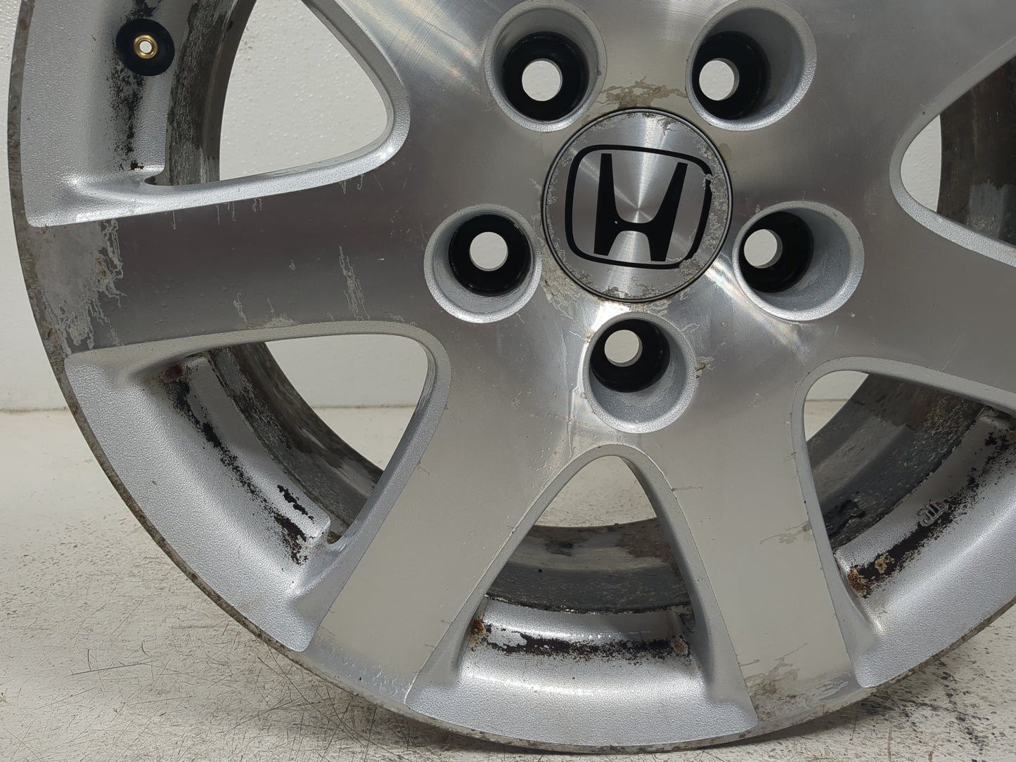 2004-2005 Honda Accord Oem Wheel Rim - Oemusedautoparts1.com