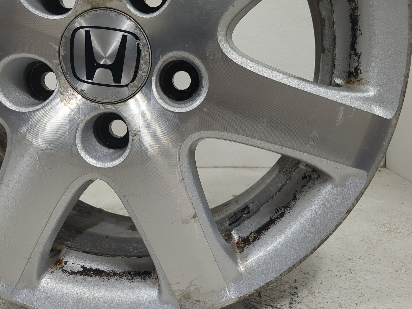 2004-2005 Honda Accord Oem Wheel Rim - Oemusedautoparts1.com