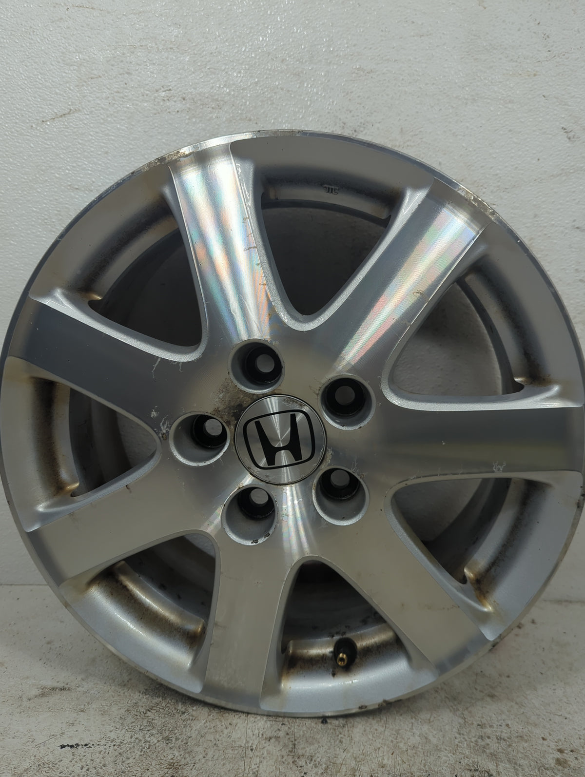 2004-2005 Honda Accord Oem Wheel Rim 5043359 - Oemusedautoparts1.com