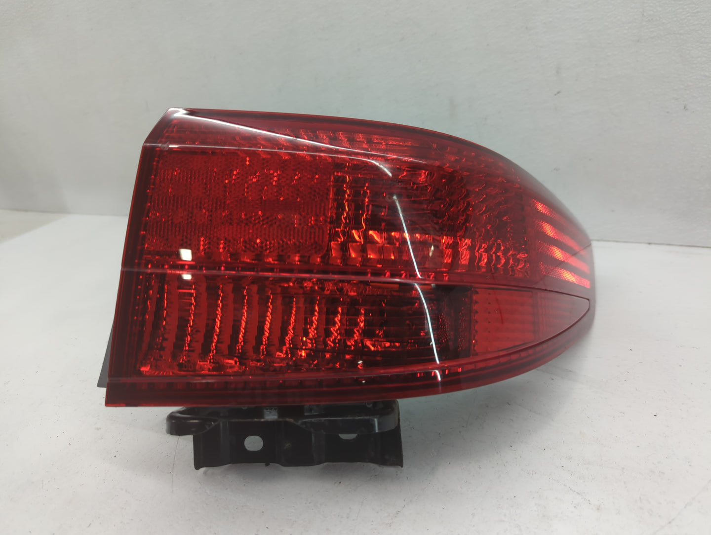 2005 Honda Accord Tail Light Assembly Passenger Right OEM P/N:P2771 P2770 Fits OEM Used Auto Parts - Oemusedautoparts1.com