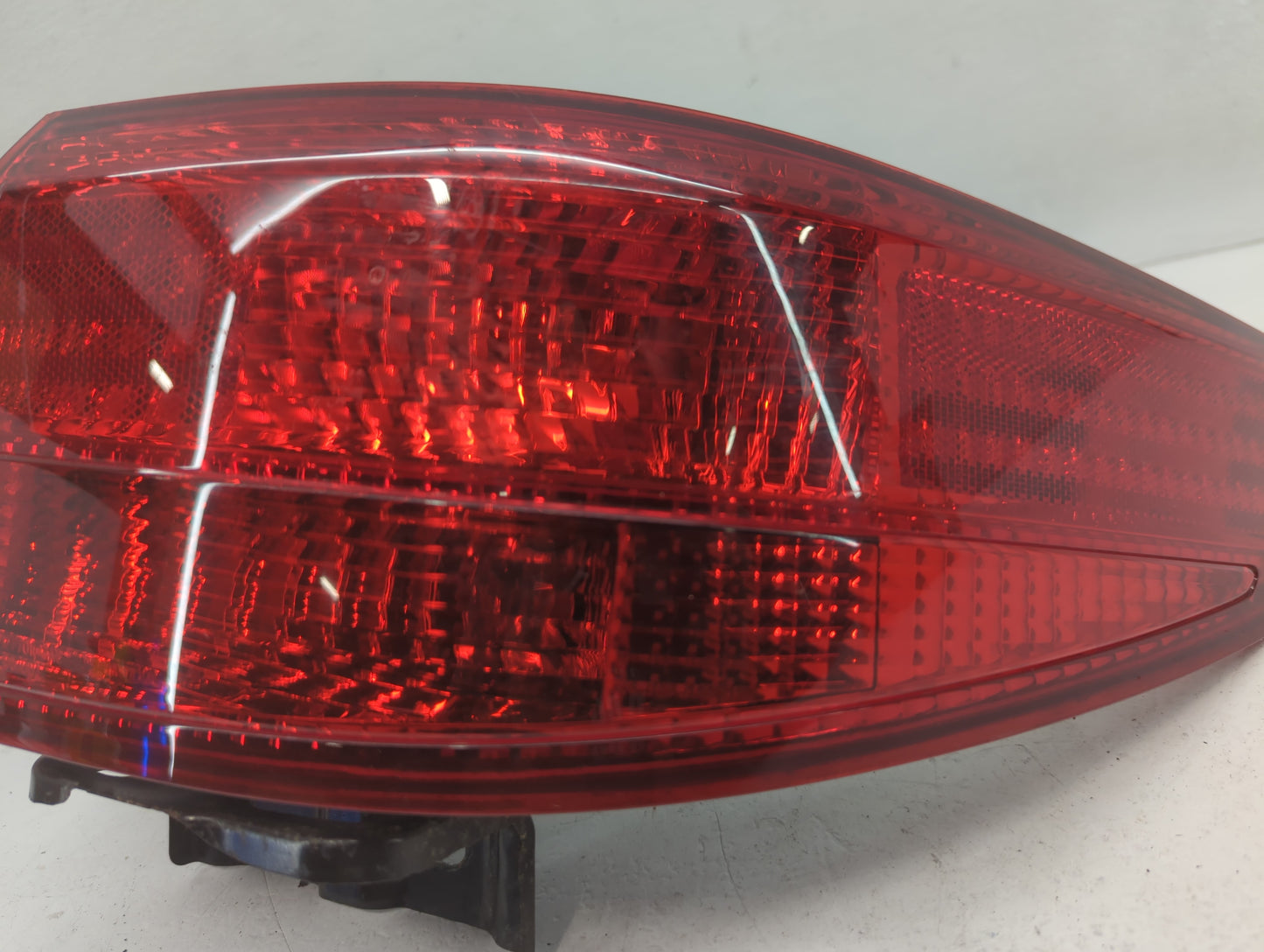 2005 Honda Accord Tail Light Assembly Passenger Right OEM P/N:P2771 P2770 Fits OEM Used Auto Parts - Oemusedautoparts1.com
