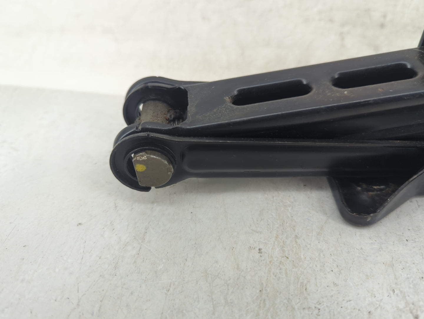 2005 Honda Accord Spare Scissor Car Jack Black - Oemusedautoparts1.com