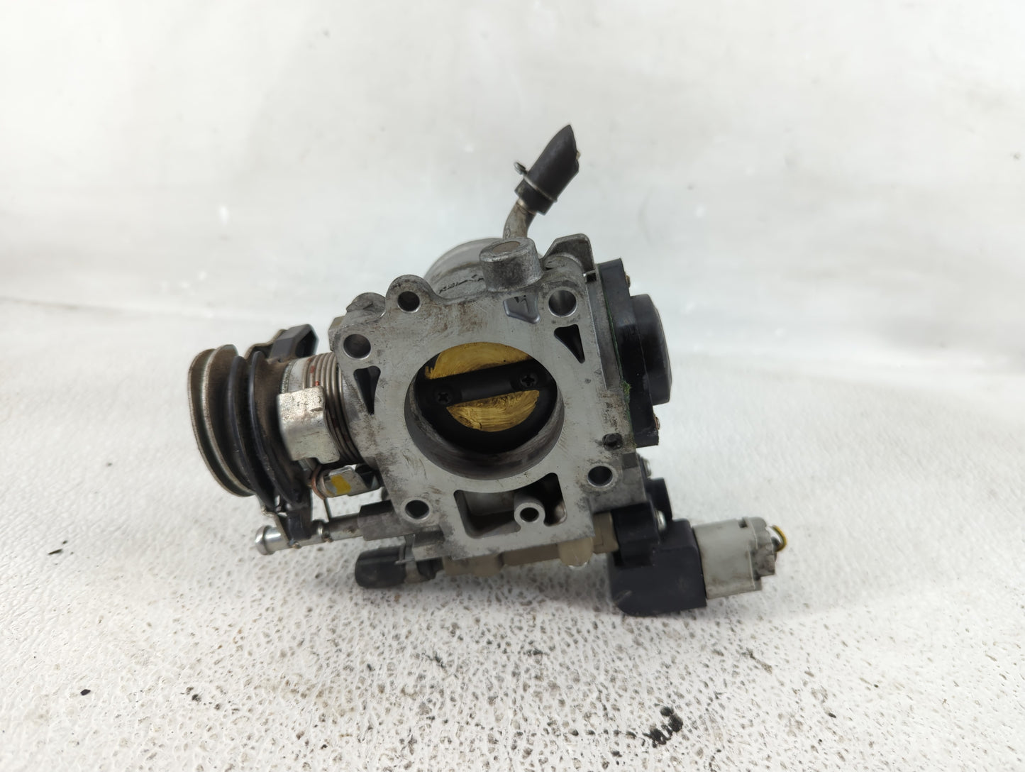 2003-2005 Honda Civic Throttle Body Fits Fits 2003 2004 2005 OEM Used Auto Parts - Oemusedautoparts1.com