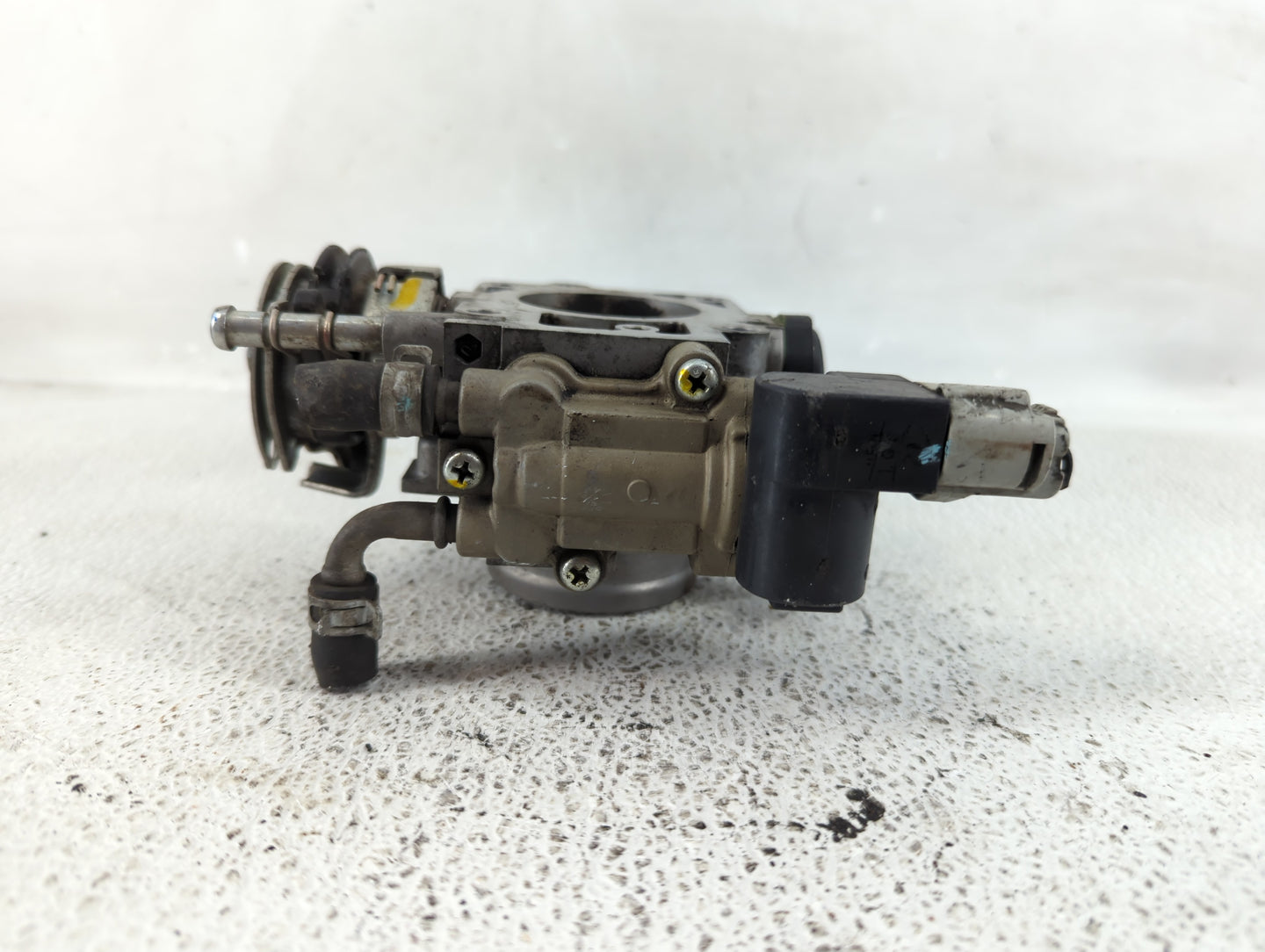 2003-2005 Honda Civic Throttle Body Fits Fits 2003 2004 2005 OEM Used Auto Parts - Oemusedautoparts1.com
