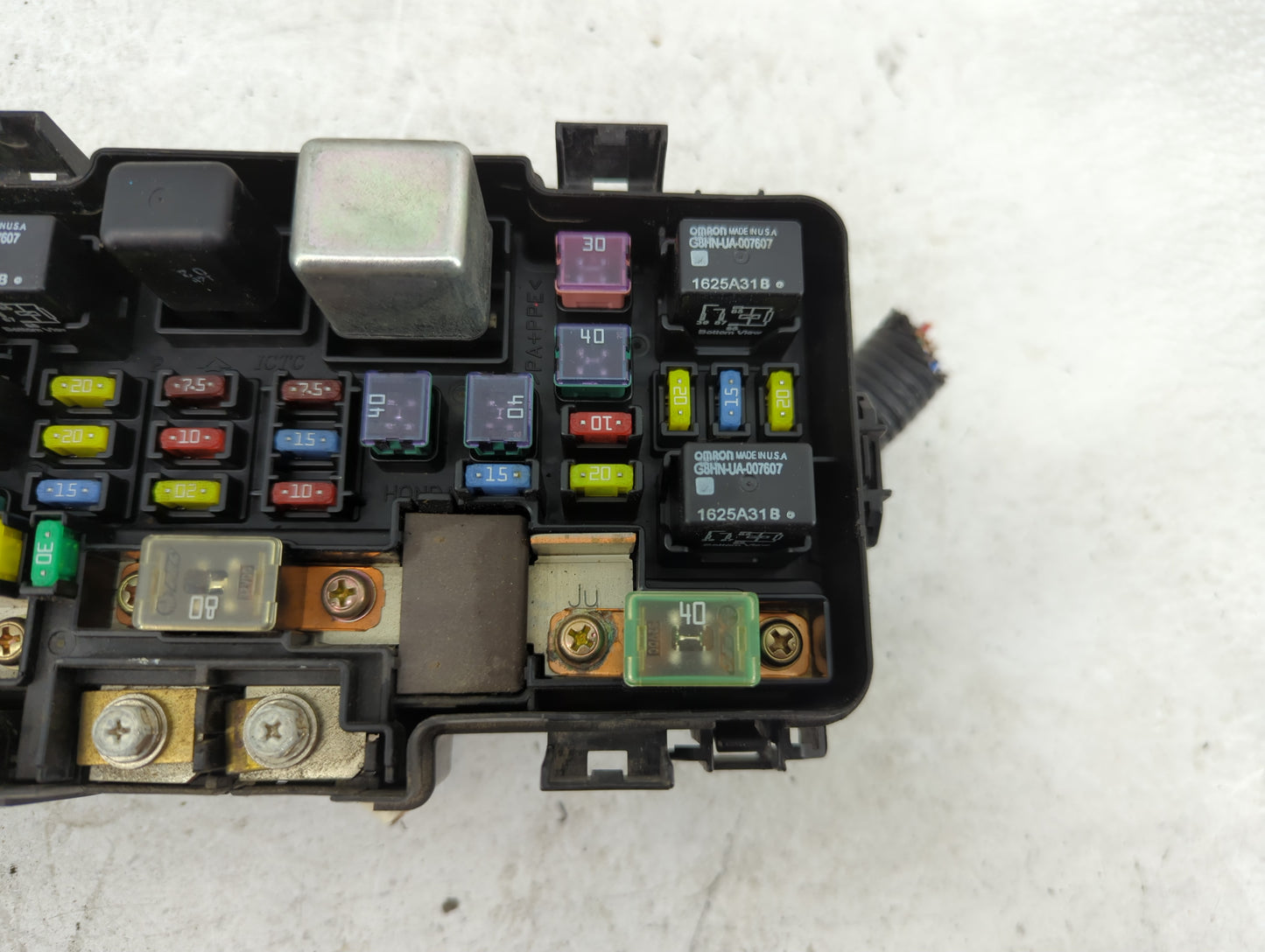 2005 Honda Civic Fusebox Fuse Box Panel Relay Module P/N:38250-S5A-A12 S5A-A12 Fits OEM Used Auto Parts - Oemusedautoparts1.