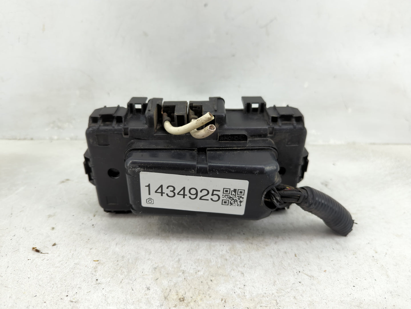 2005 Honda Civic Fusebox Fuse Box Panel Relay Module P/N:38250-S5A-A12 S5A-A12 Fits OEM Used Auto Parts - Oemusedautoparts1.