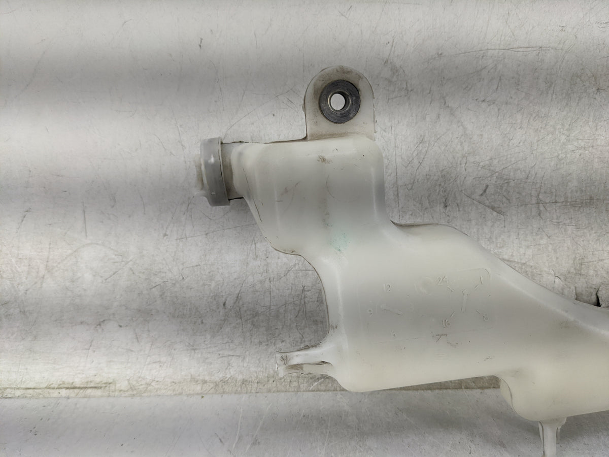 2005 Honda Civic Windshield Washer Fluid Reservoir Bottle Oem 1467115 - Oemusedautoparts1.com