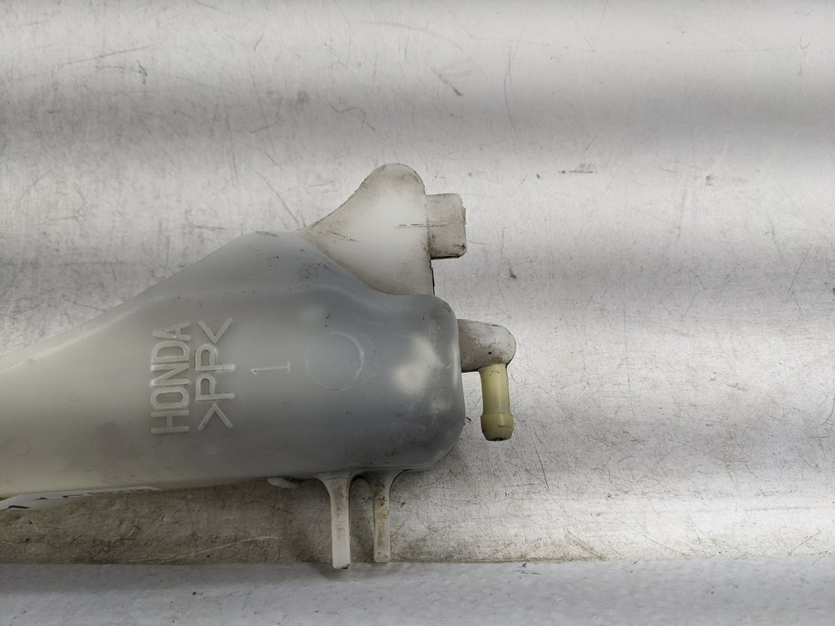 2005 Honda Civic Windshield Washer Fluid Reservoir Bottle Oem 1467115 - Oemusedautoparts1.com