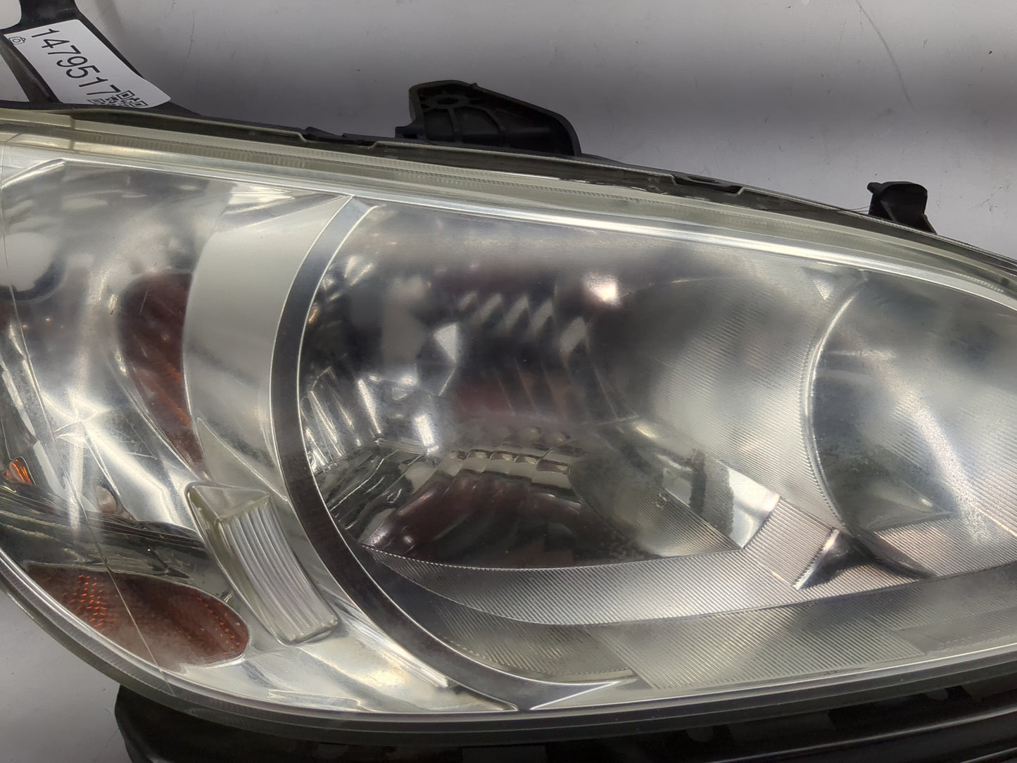 2004-2005 Honda Civic Passenger Right Oem Head Light Headlight Lamp - Oemusedautoparts1.com