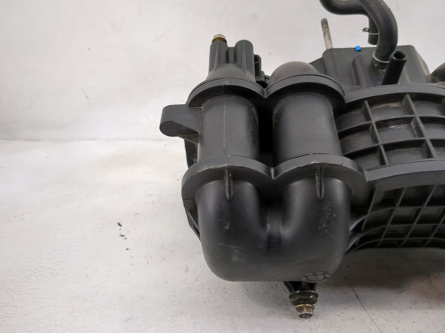 2005 Honda Civic Air Intake Manifold Fits OEM Used Auto Parts - Oemusedautoparts1.com