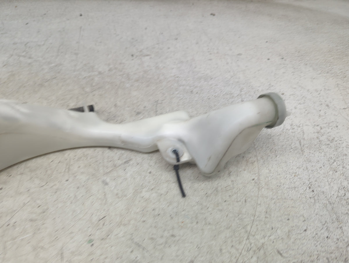 2005 Honda Civic Windshield Washer Fluid Reservoir Bottle Oem 1499507 - Oemusedautoparts1.com