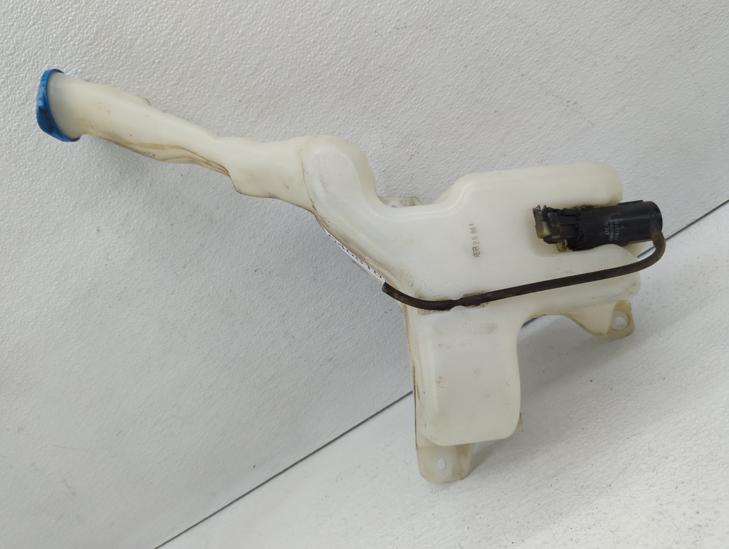 2001-2005 Honda Civic Windshield Washer Fluid Reservoir Bottle Oem - Oemusedautoparts1.com