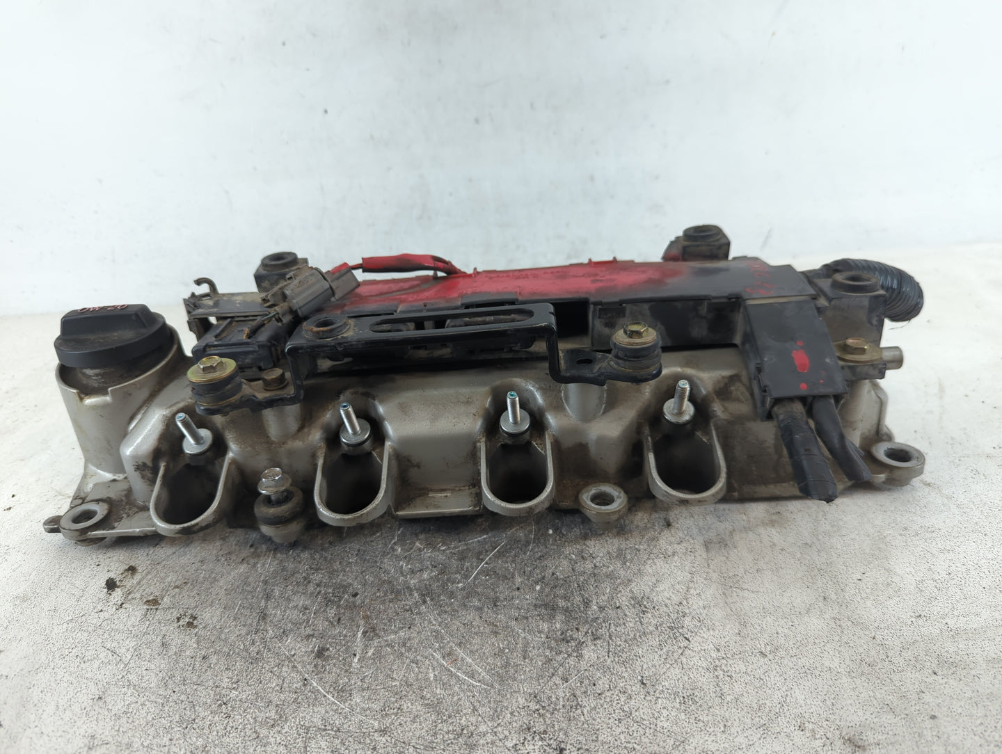 2005 Honda Civic Driver Left Cylinder Head Valve Cover Fits OEM Used Auto Parts - Oemusedautoparts1.com