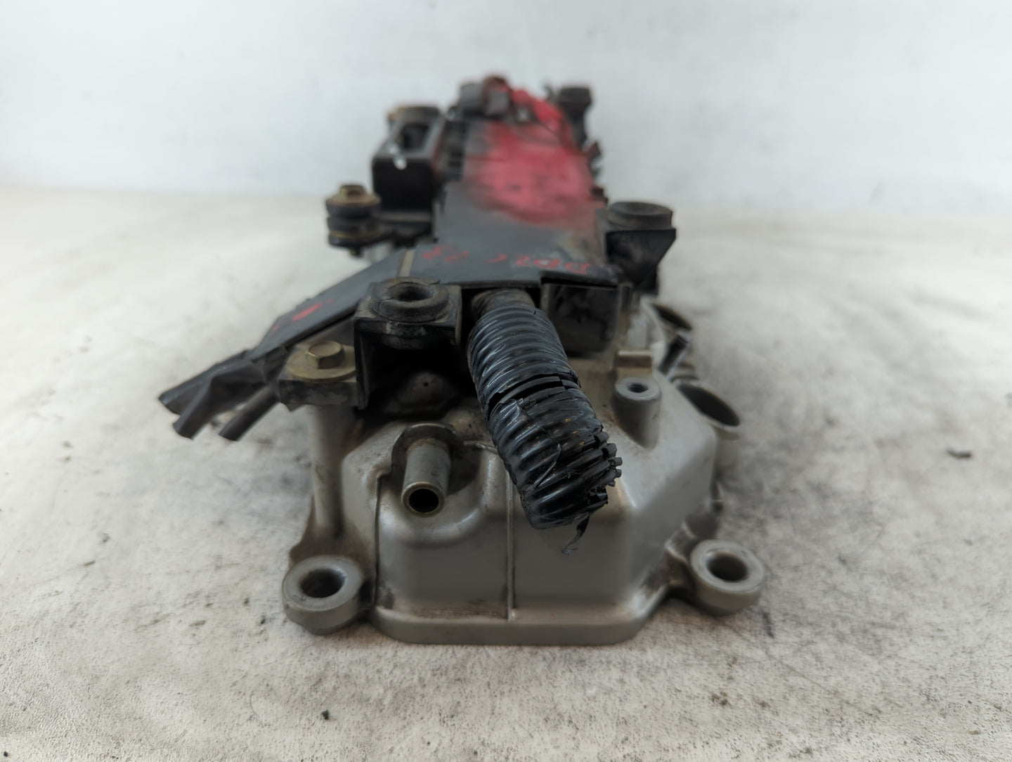 2005 Honda Civic Driver Left Cylinder Head Valve Cover Fits OEM Used Auto Parts - Oemusedautoparts1.com