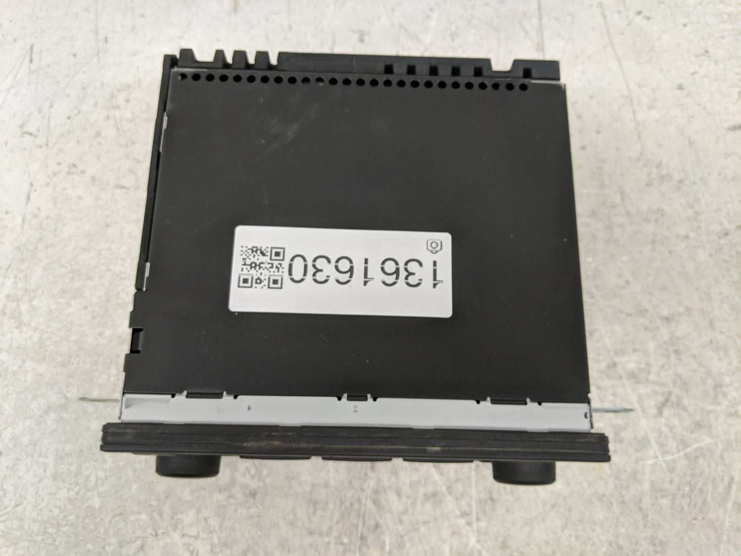 2005-2006 Honda Cr-V Radio AM FM Cd Player Receiver Replacement P/N:39101-S9A-A520-M1 Fits Fits 2005 2006 OEM Used Auto Part