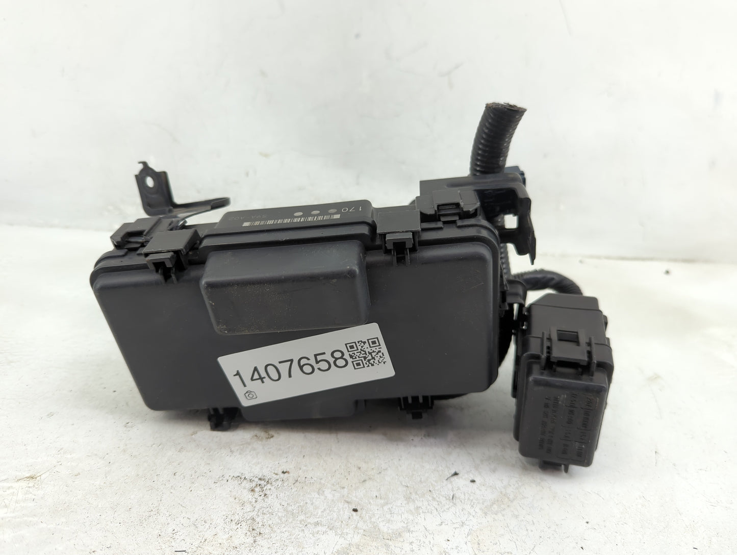 2002-2006 Honda Cr-V Fusebox Fuse Box Panel Relay Module P/N:S9A-A02 Fits Fits 2002 2003 2004 2005 2006 OEM Used Auto Parts 
