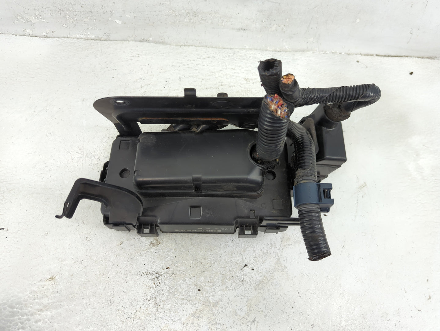 2002-2006 Honda Cr-V Fusebox Fuse Box Panel Relay Module P/N:S9A-A02 Fits Fits 2002 2003 2004 2005 2006 OEM Used Auto Parts 