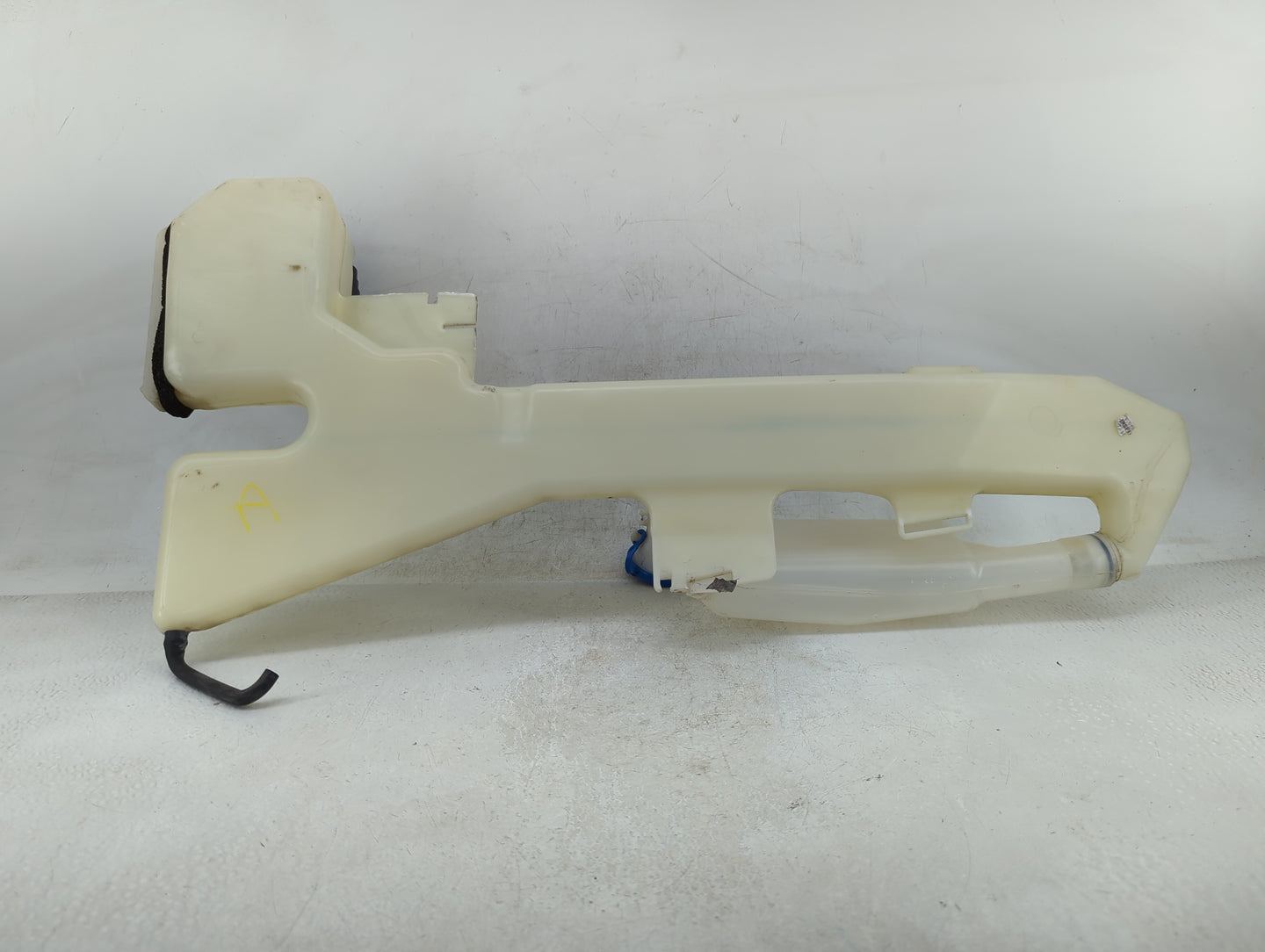 2002-2006 Honda Cr-v Windshield Washer Fluid Reservoir Bottle Oem - Oemusedautoparts1.com
