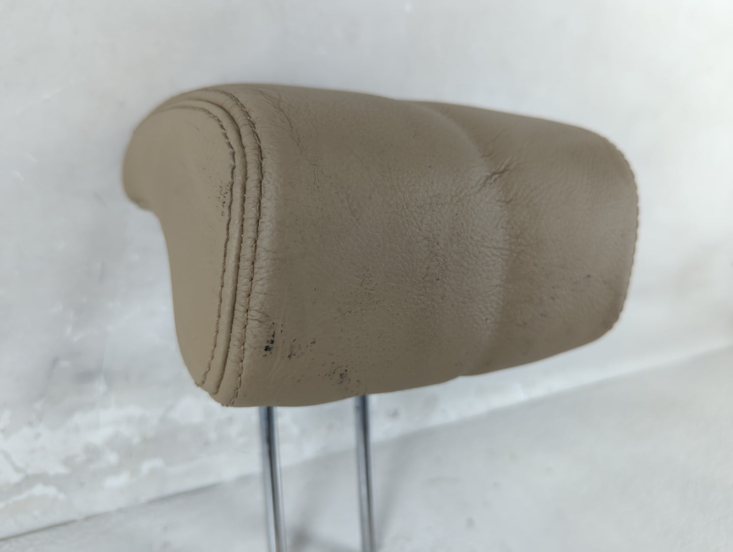 2005 Honda Cr-V Headrest Head Rest Rear Center Seat Fits OEM Used Auto Parts - Oemusedautoparts1.com