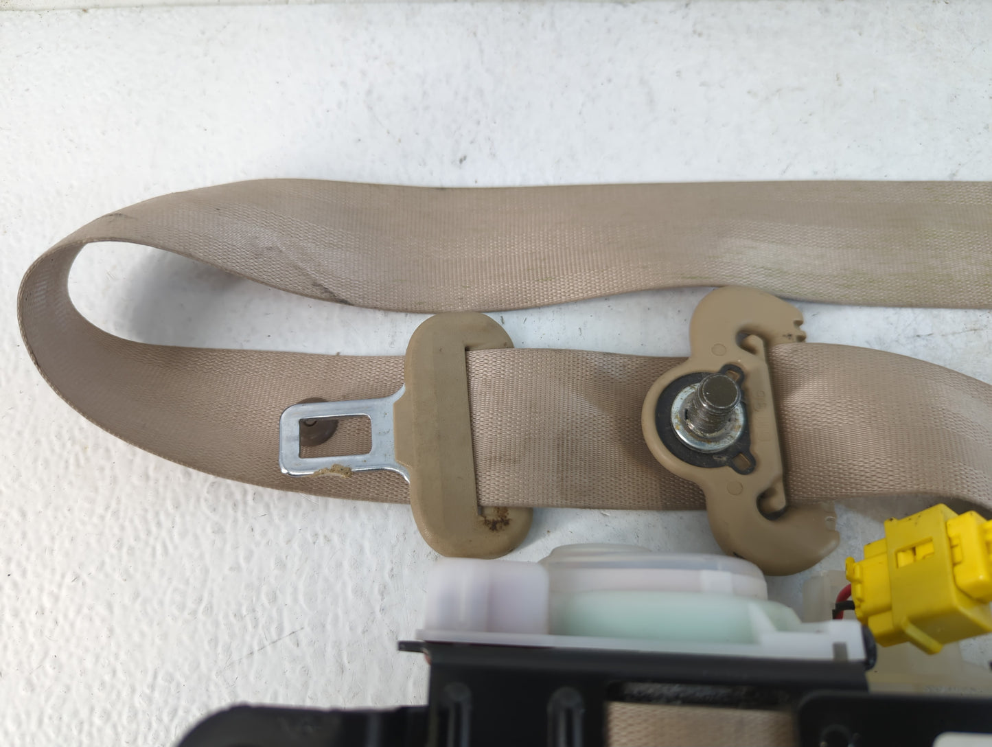 2002-2006 Honda Cr-v Passenger Front Seatbelt Retractor - Oemusedautoparts1.com